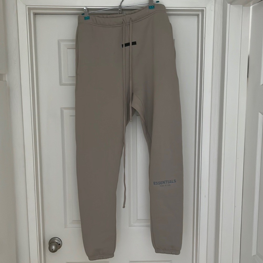 Fear of God Essential Sweatpants Tan
